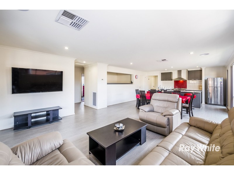 28 Stanford Street, Cranbourne West VIC 3977