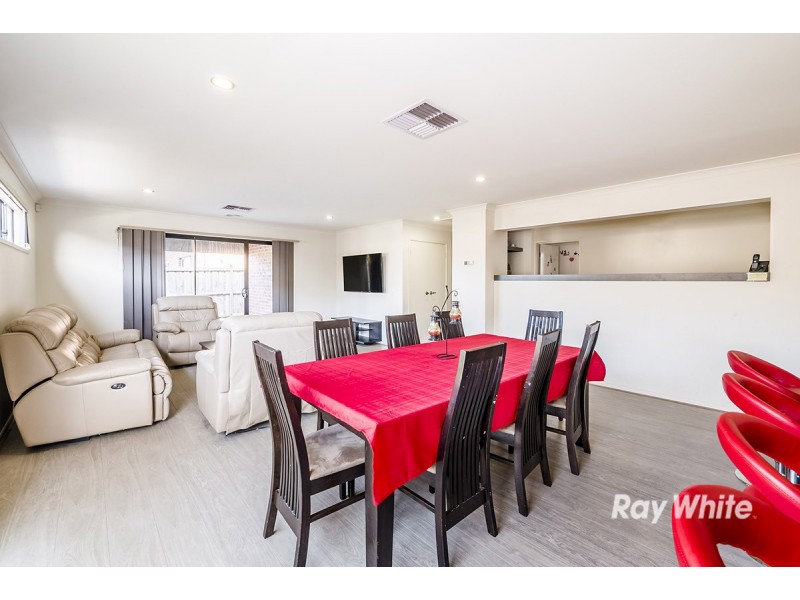 28 Stanford Street, Cranbourne West VIC 3977
