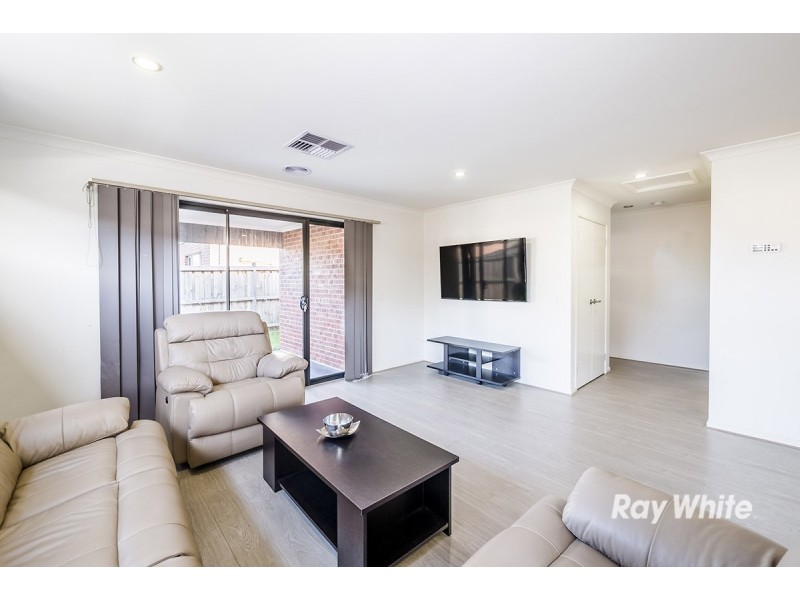 28 Stanford Street, Cranbourne West VIC 3977