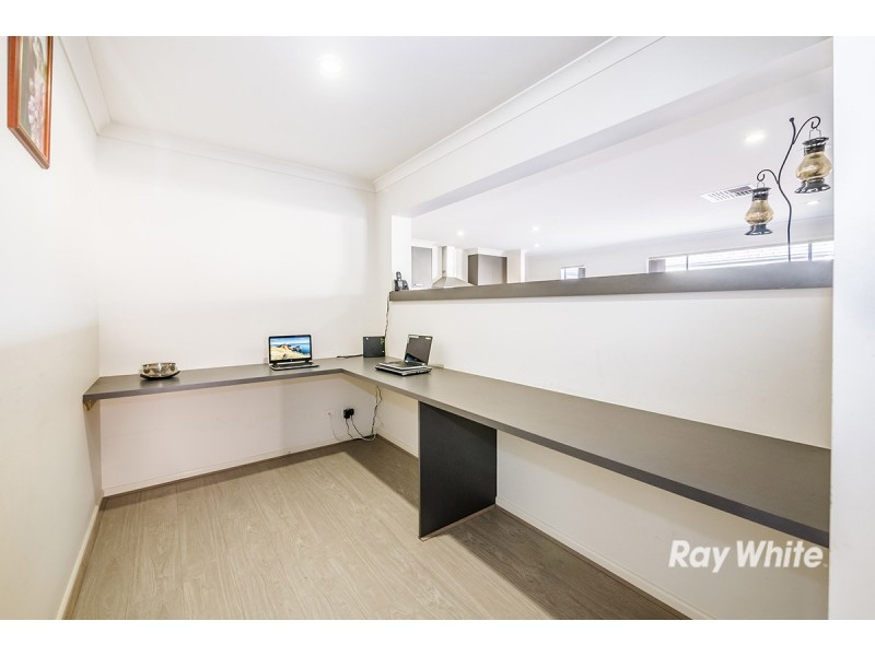 28 Stanford Street, Cranbourne West VIC 3977