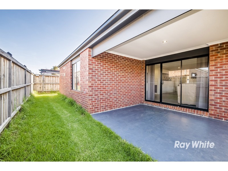 28 Stanford Street, Cranbourne West VIC 3977