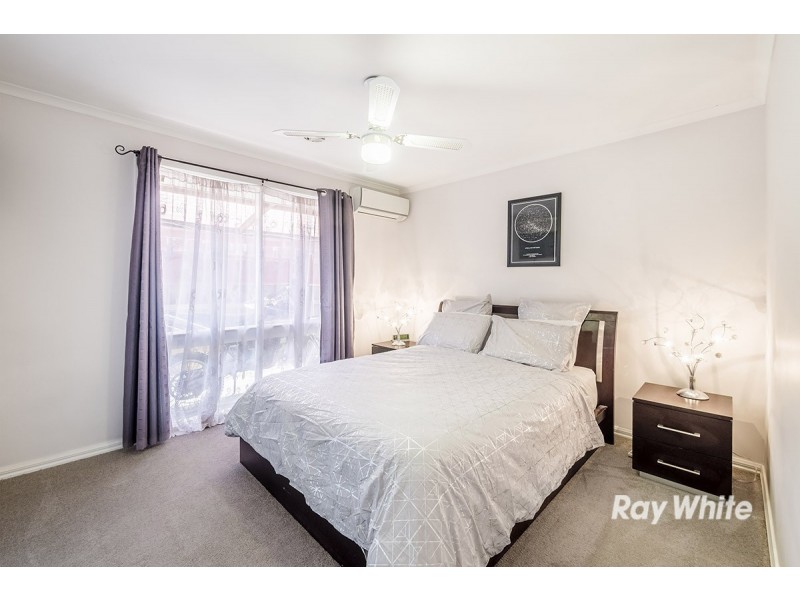 16 Brentwood Drive, Cranbourne North VIC 3977