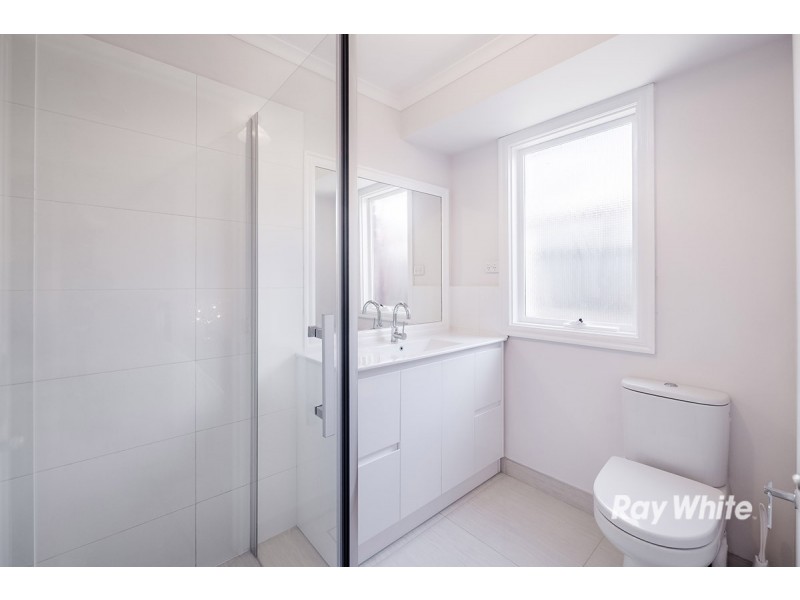 16 Brentwood Drive, Cranbourne North VIC 3977