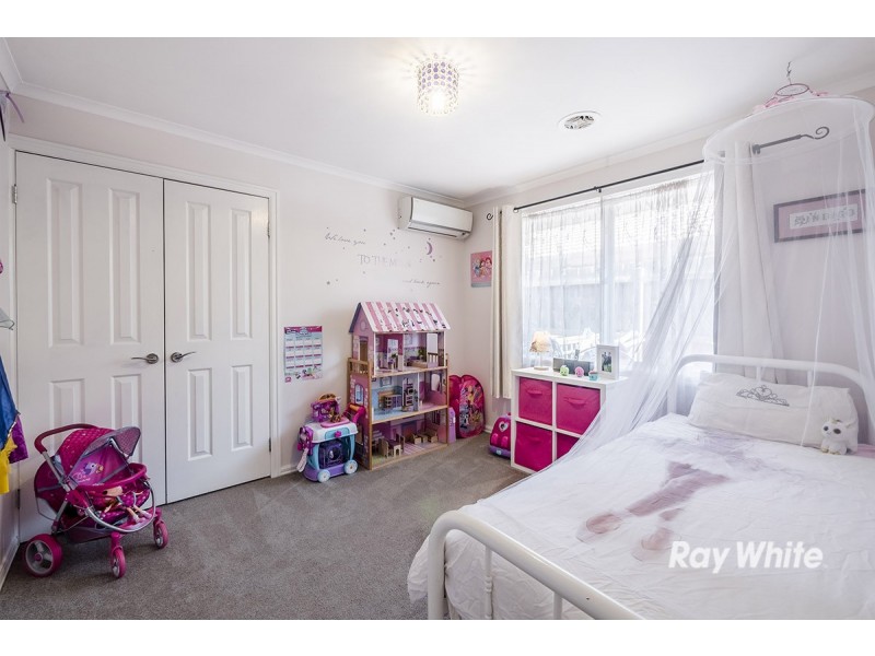 16 Brentwood Drive, Cranbourne North VIC 3977