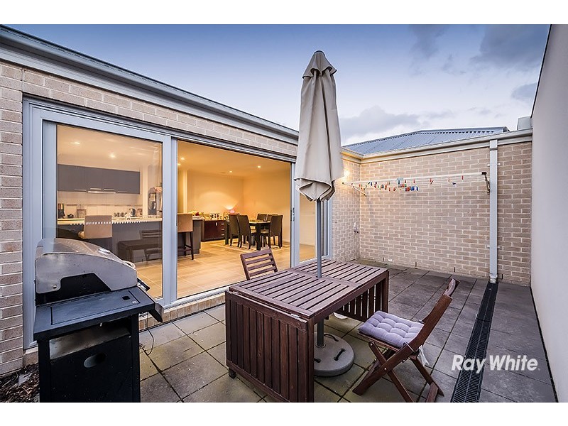 14 Nokota Lane, Clyde North VIC 3978