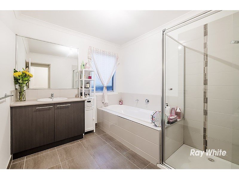 14 Nokota Lane, Clyde North VIC 3978