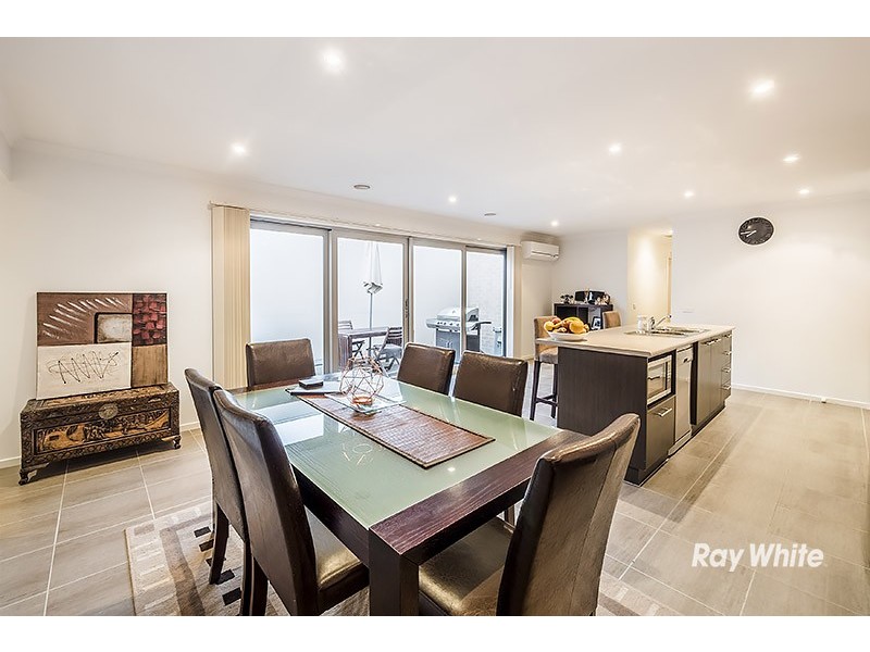 14 Nokota Lane, Clyde North VIC 3978