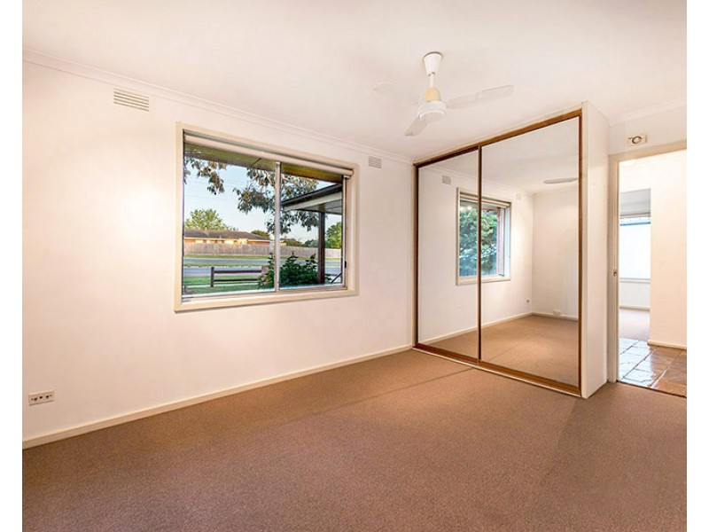 19 Hallam Road, Hampton Park VIC 3976