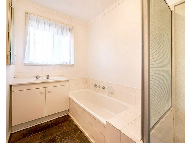 19 Hallam Road, Hampton Park VIC 3976