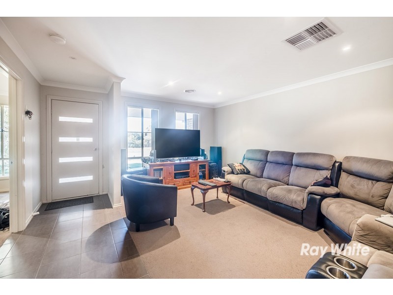 53 Donohue Street, Cranbourne East VIC 3977