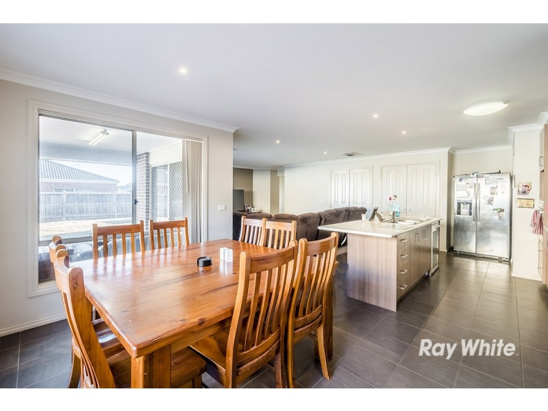 53 Donohue Street, Cranbourne East VIC 3977