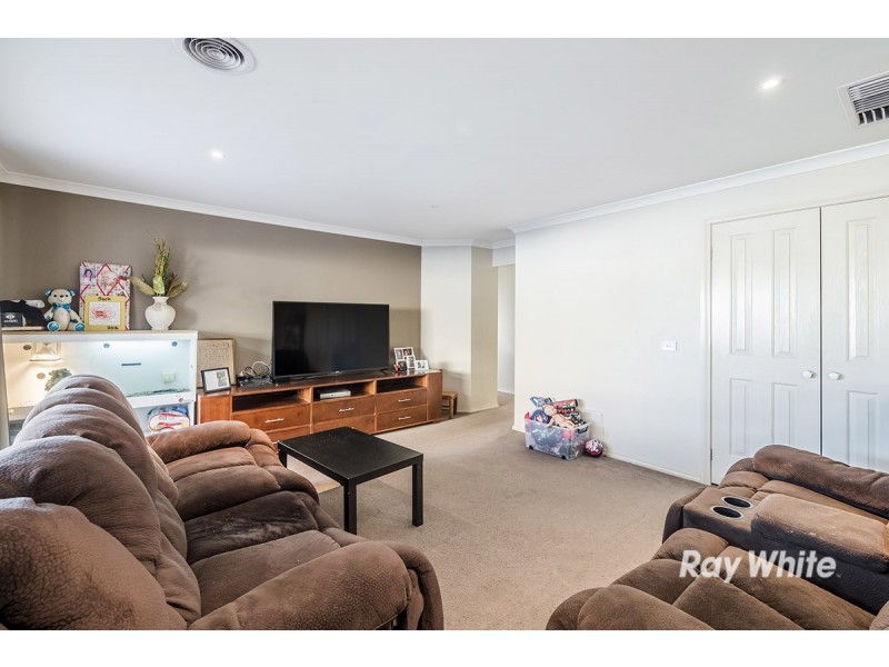 53 Donohue Street, Cranbourne East VIC 3977