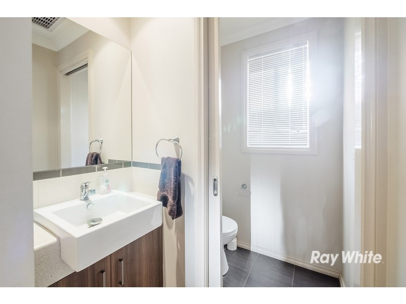 53 Donohue Street, Cranbourne East VIC 3977