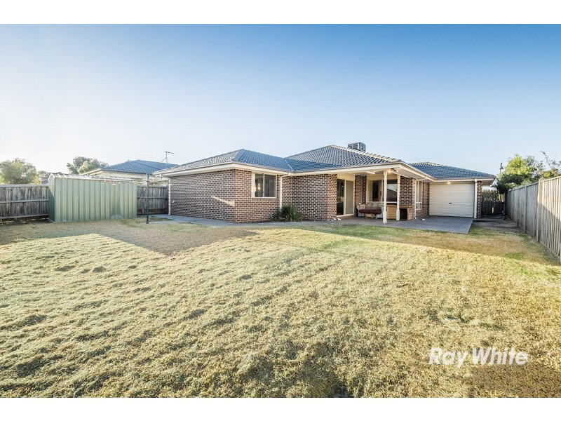 53 Donohue Street, Cranbourne East VIC 3977