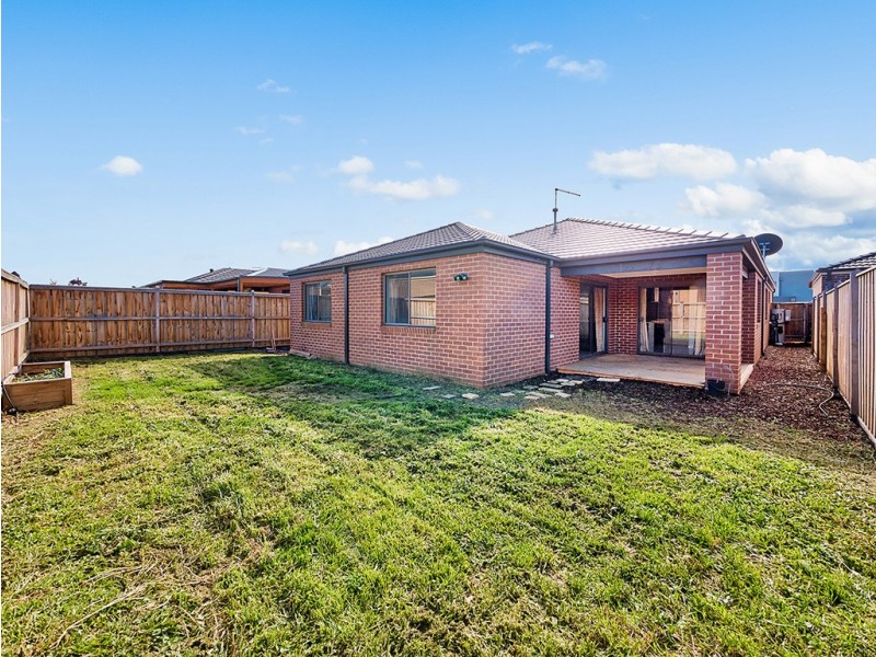 73 Quarters Boulevard, Cranbourne West VIC 3977