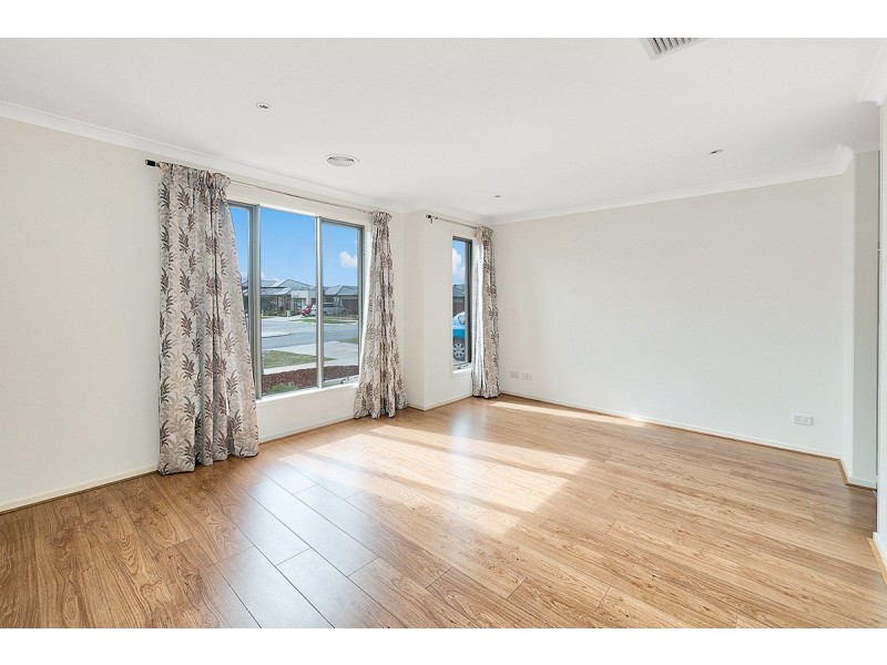 73 Quarters Boulevard, Cranbourne West VIC 3977