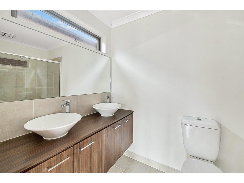 73 Quarters Boulevard, Cranbourne West VIC 3977