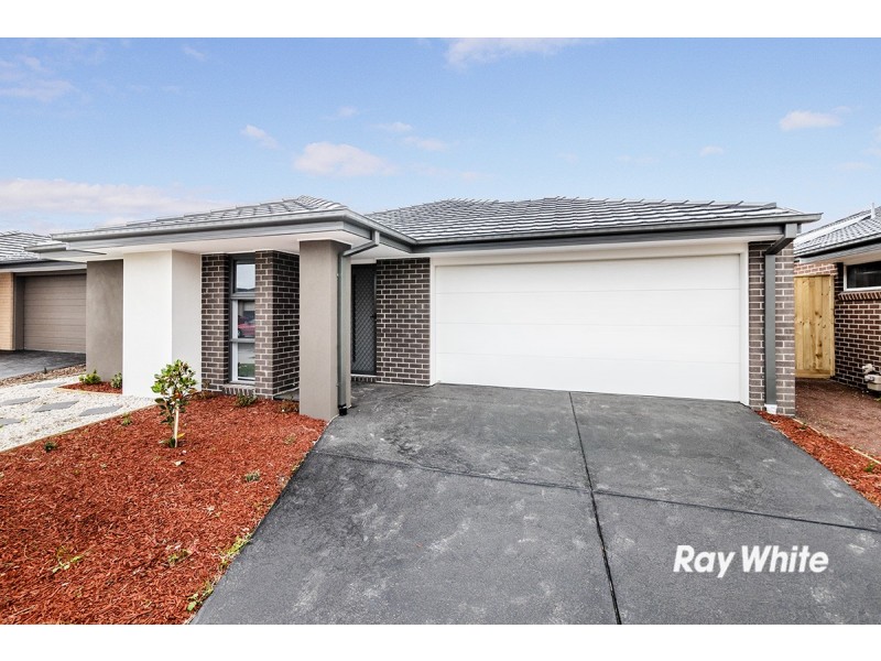 16 Millicent Parade, Officer VIC 3809