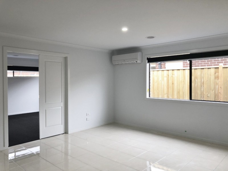 16 Millicent Parade, Officer VIC 3809