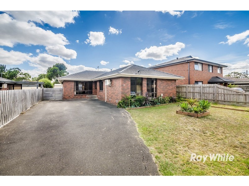 32 Roberts Road, Cranbourne VIC 3977