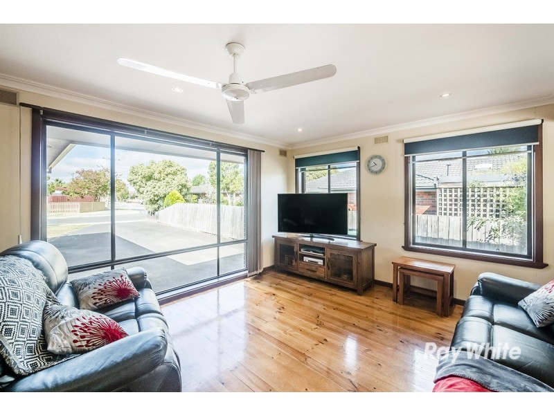 32 Roberts Road, Cranbourne VIC 3977