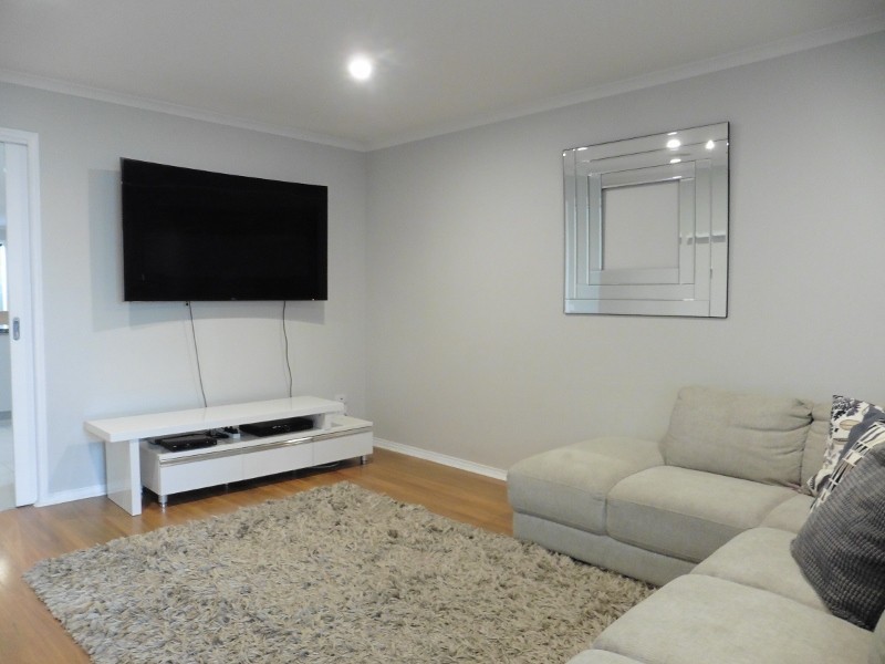 27 Alberton Drive, Cranbourne West VIC 3977