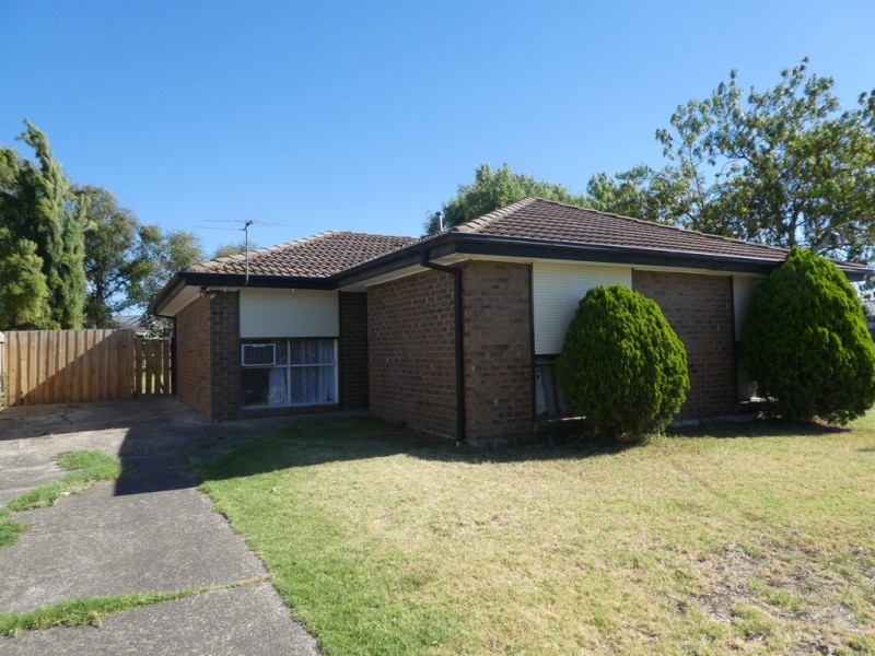 2 Elandra Way, Cranbourne West VIC 3977