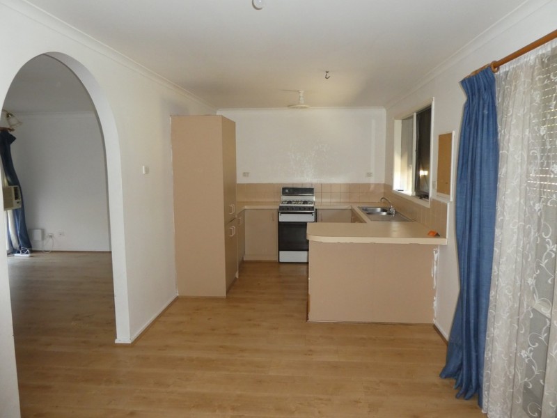 2 Elandra Way, Cranbourne West VIC 3977