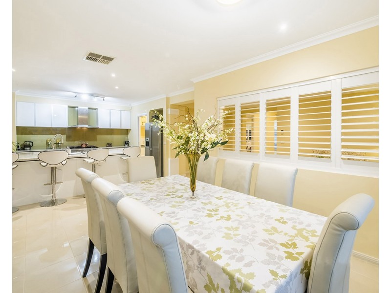 29 Bowyer Avenue, Cranbourne East VIC 3977