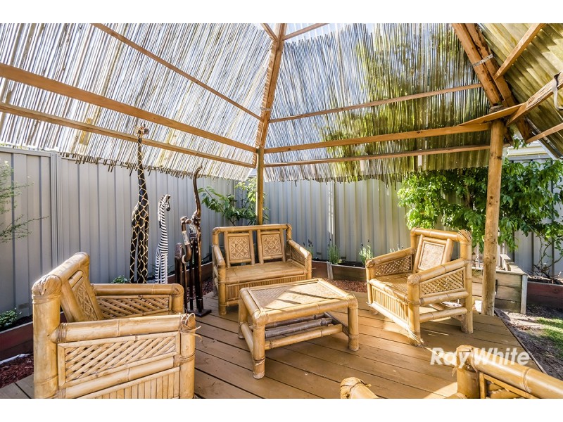 8 Limerick Road, Cranbourne East VIC 3977