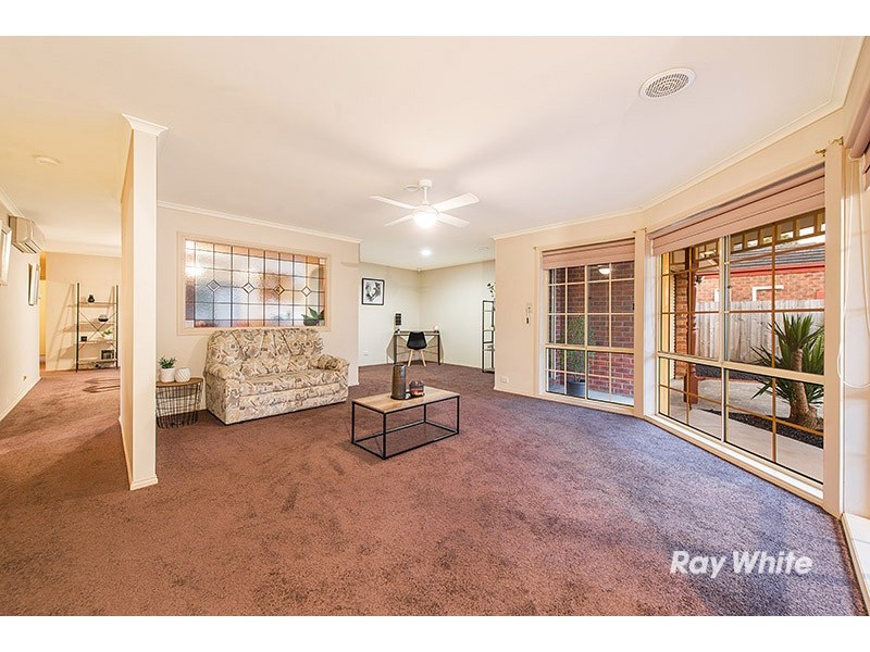 10 Burgan Court, Cranbourne West VIC 3977