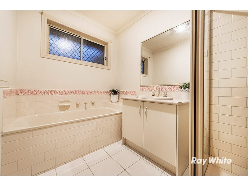 10 Burgan Court, Cranbourne West VIC 3977