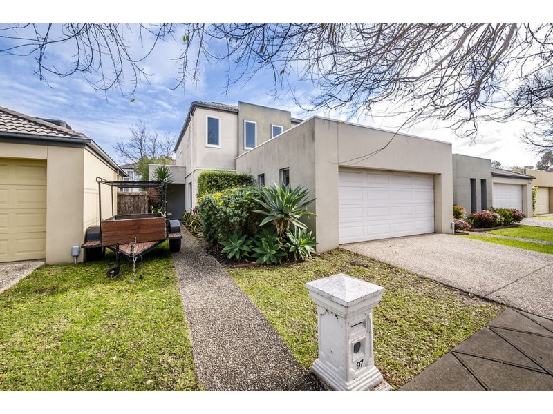 97 Sovereign Manors Crescent, Rowville VIC 3178