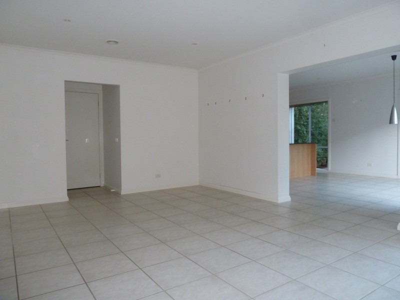 97 Sovereign Manors Crescent, Rowville VIC 3178