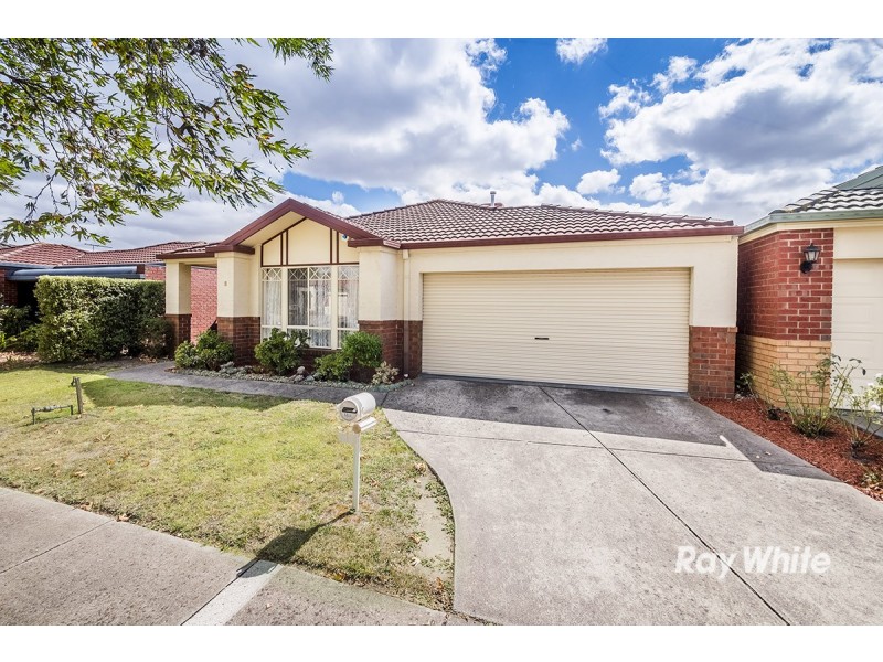 8 Oak Post Place, Cranbourne East VIC 3977