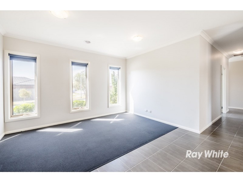 1/37-39 Valencia Circuit, Cranbourne VIC 3977