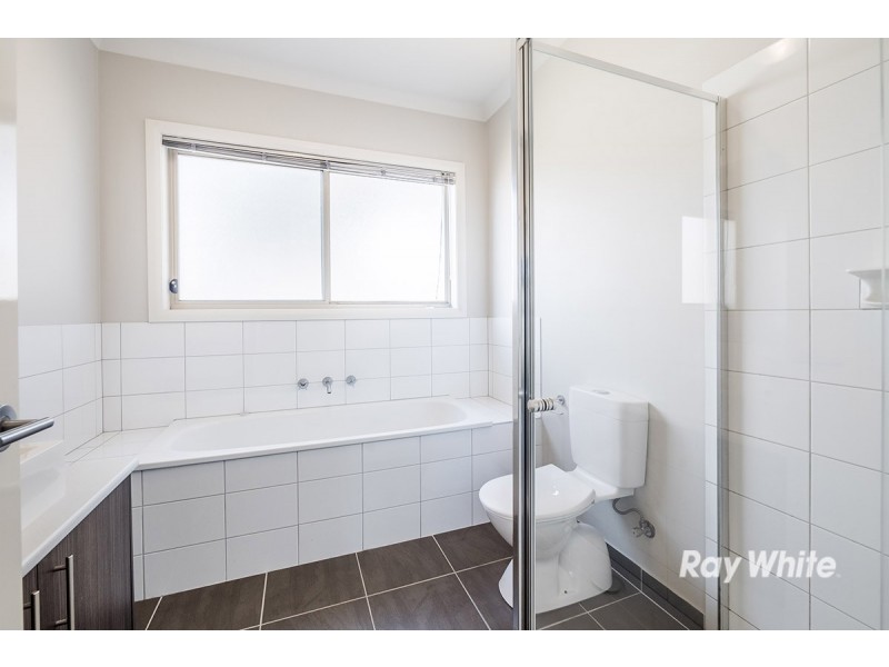 1/37-39 Valencia Circuit, Cranbourne VIC 3977