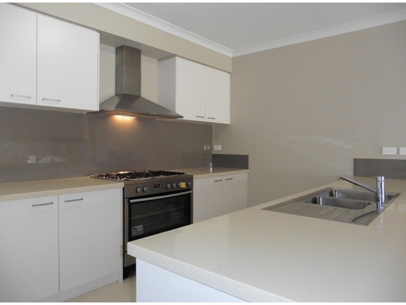 20 Corinda Street, Clyde North VIC 3978