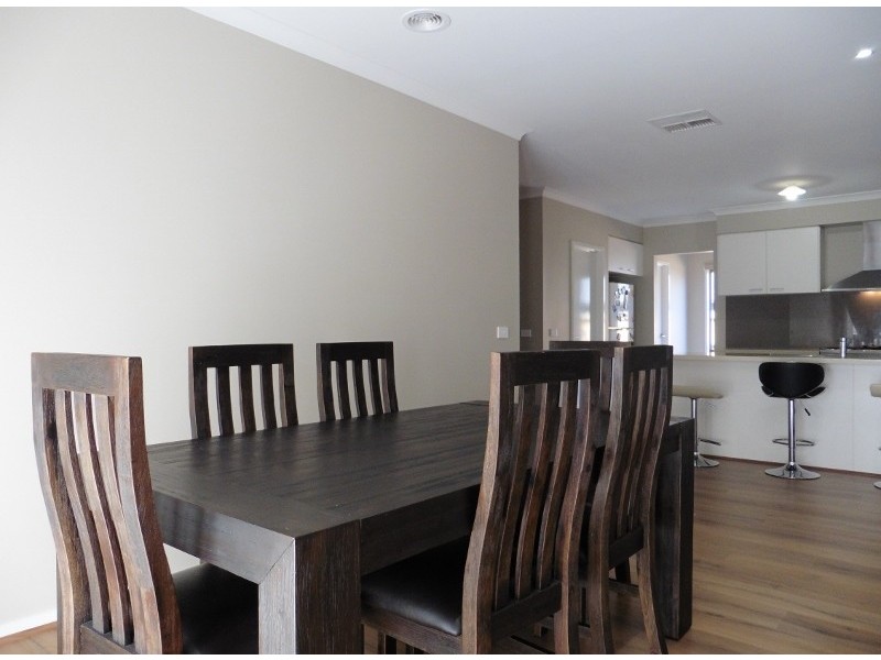 20 Corinda Street, Clyde North VIC 3978