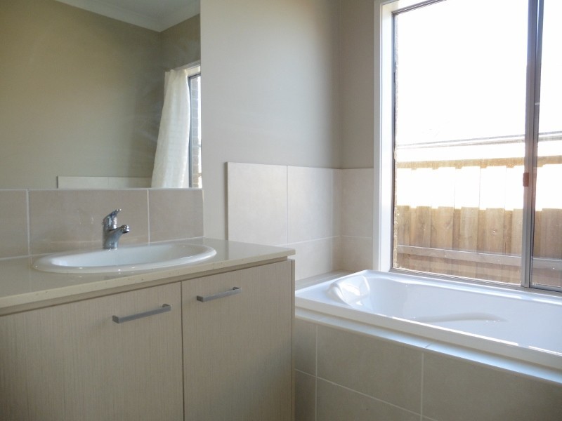 20 Corinda Street, Clyde North VIC 3978