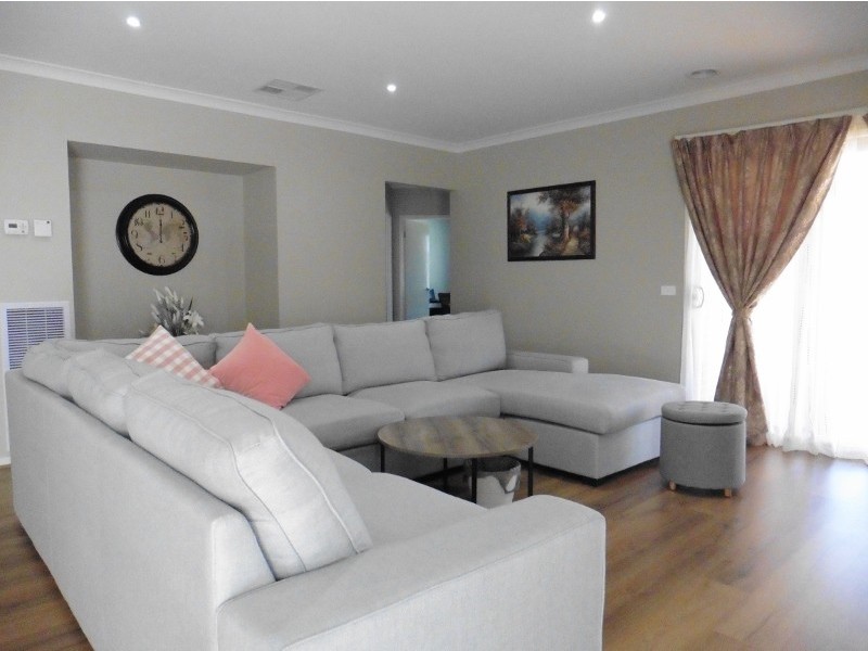 20 Corinda Street, Clyde North VIC 3978