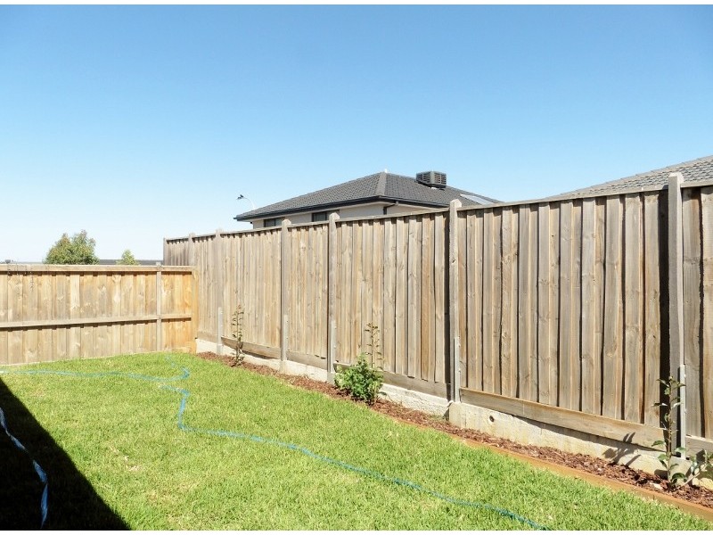 20 Corinda Street, Clyde North VIC 3978