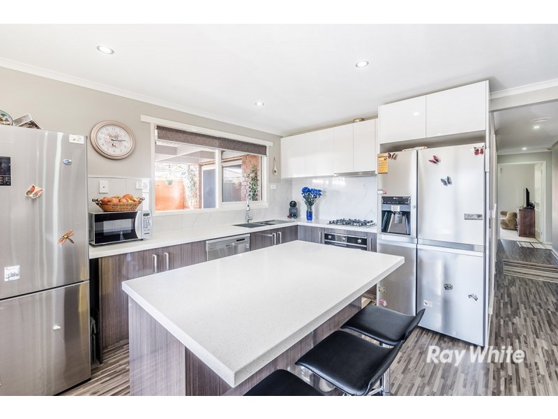 1 Dianna Court, Hampton Park VIC 3976