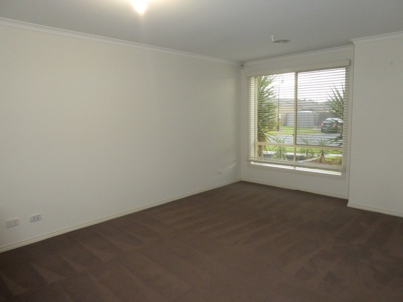 51 Banfield Place, Lyndhurst VIC 3975