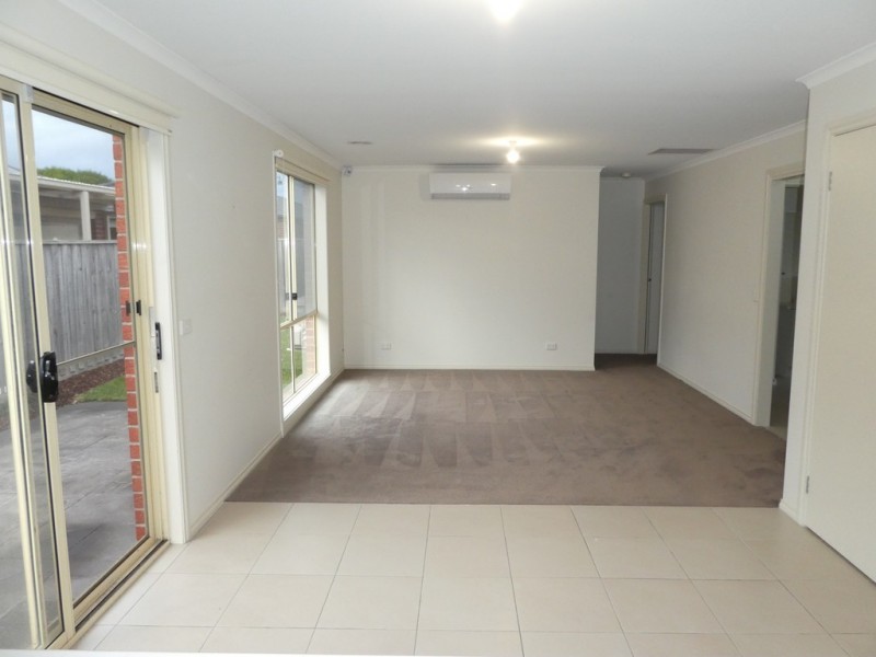 51 Banfield Place, Lyndhurst VIC 3975