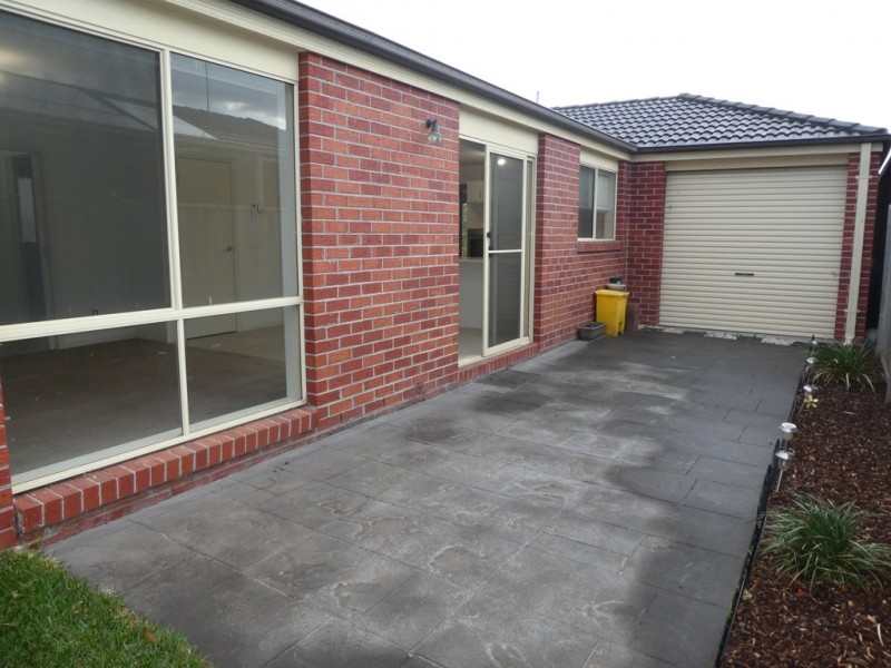 51 Banfield Place, Lyndhurst VIC 3975