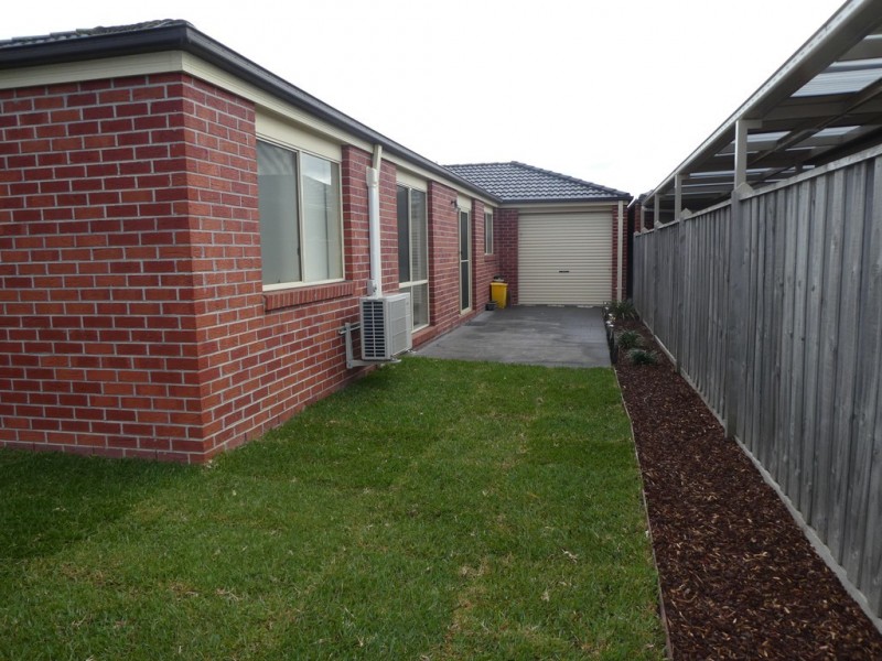 51 Banfield Place, Lyndhurst VIC 3975