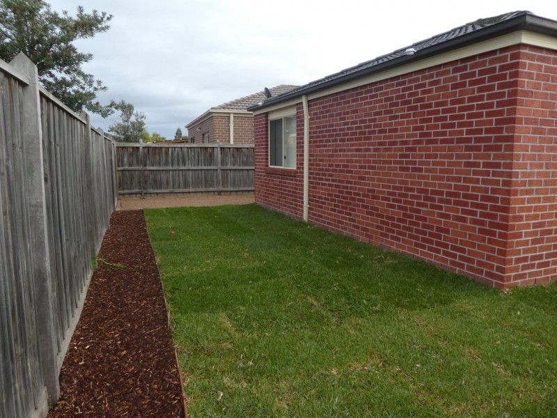 51 Banfield Place, Lyndhurst VIC 3975