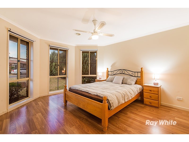 8 Beech Place, Hallam VIC 3803