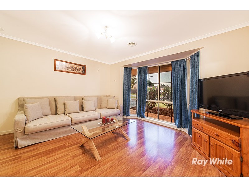 8 Beech Place, Hallam VIC 3803